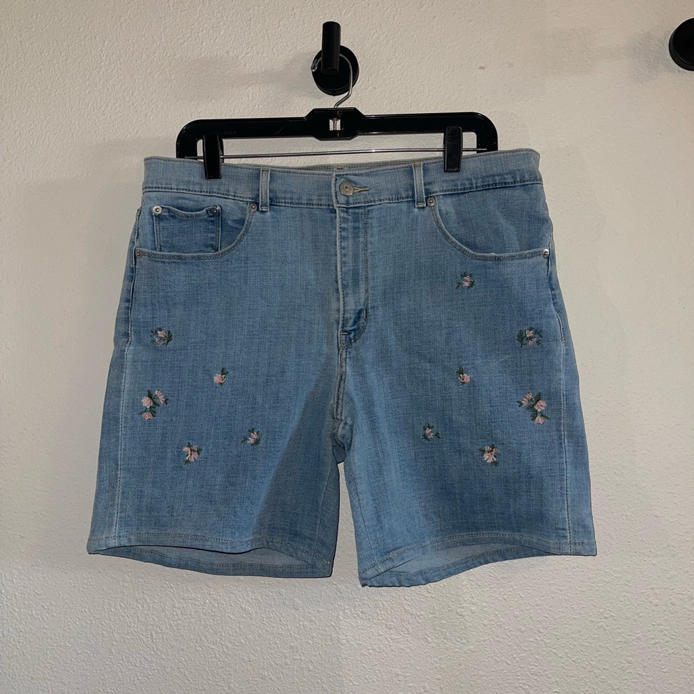 Women’s Levi’s Classic Short Embroidered Shorts